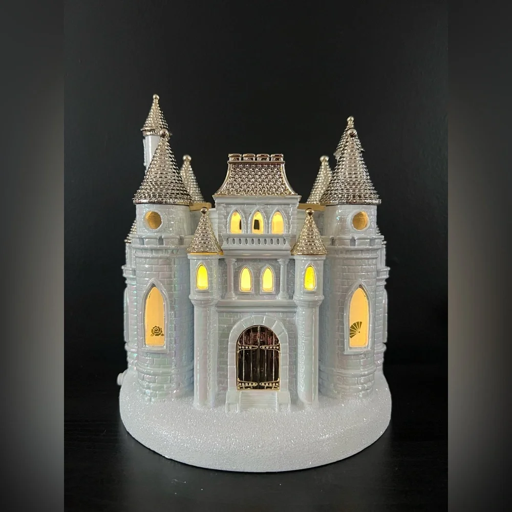NEW 2026 Bath & Body Works Disney Princess Light Up Castle 3-Wick Candle Holder - Picture 1 of 11